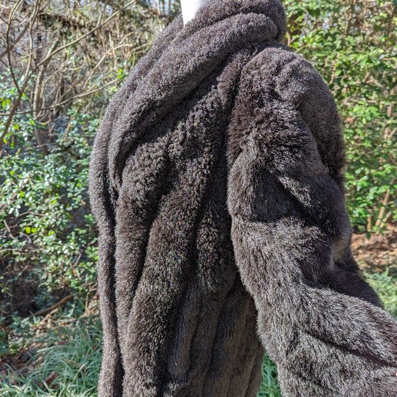 MONTEREY Faux Fur Coat Stroller Length in Plush Black Size Small - Picture 6 of 15